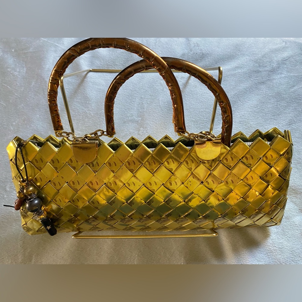 Vintage “HANDMADE” Gold Gum Wrapper 👜 Purse/Handbag!!